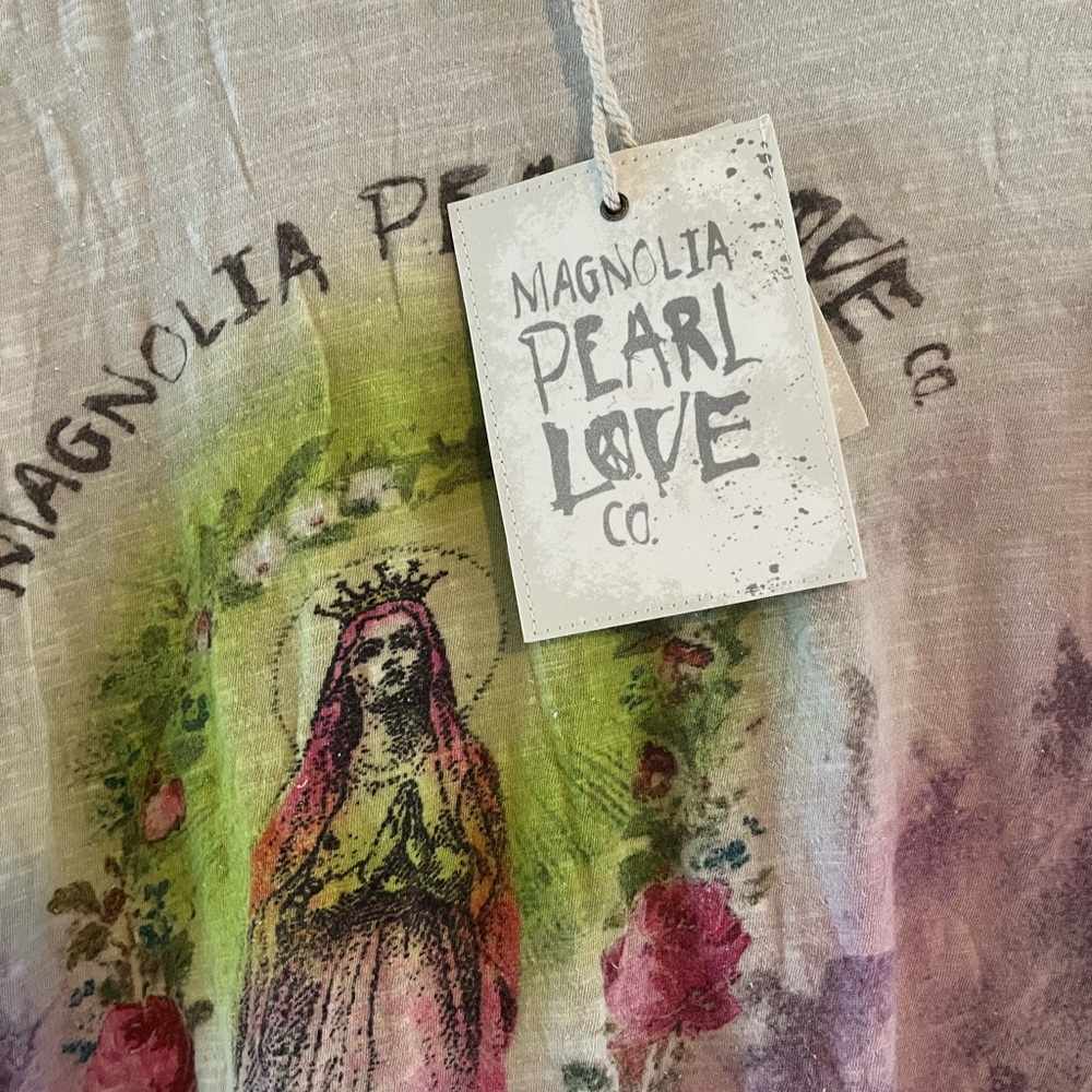 NWT Magnolia Pearl Aura and the Moon tee - Picture 2 of 3